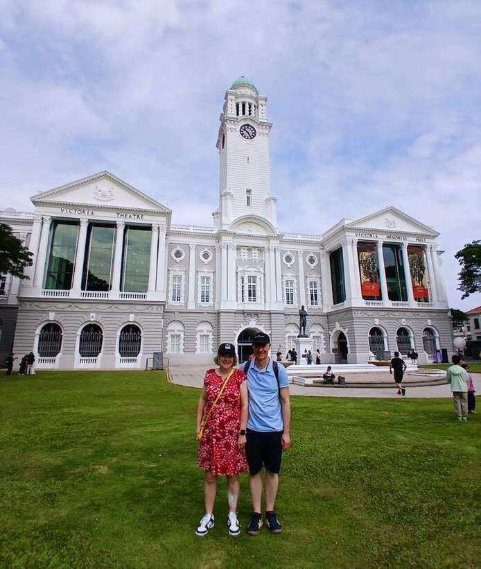 Singapore: City Highlights Walking Tour & Singapore River - The guides are the biggest part of the value