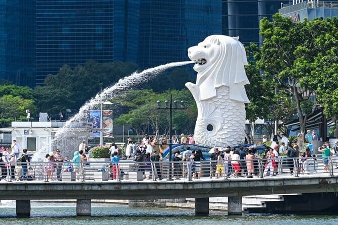 Singapore Cycling Tour - Rail Corridor, Civic District, & Food! - Victoria Theatre, Anderson Bridge, and the Padang
