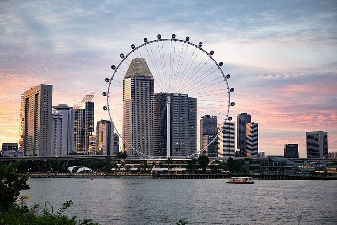 Singapore Flyer - What the 30-minute Singapore Flyer ride is really like