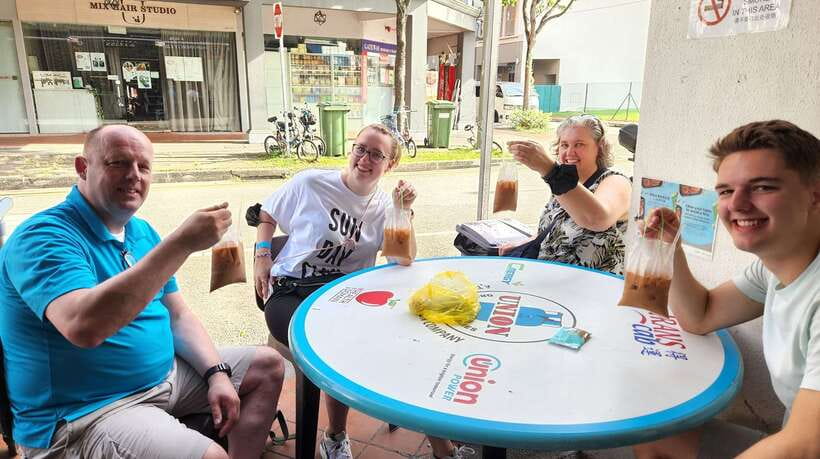 Singapore: Food and Bike Tour: Katong District - East Coast Beach gives the tour breathing room