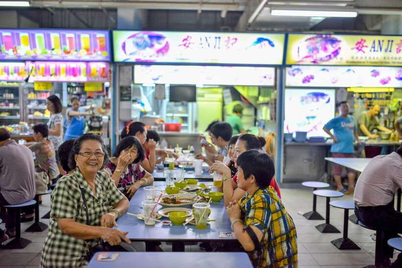 Singapore: Foodie Experience Guided Tour with 5 Tastings - Bakkwa, durian, and the first lesson in local flavor