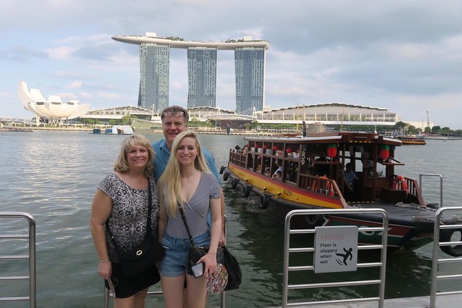 Singapore Group History & Culture Walking Tour - Marina Bay, memorials, and modern Singapore