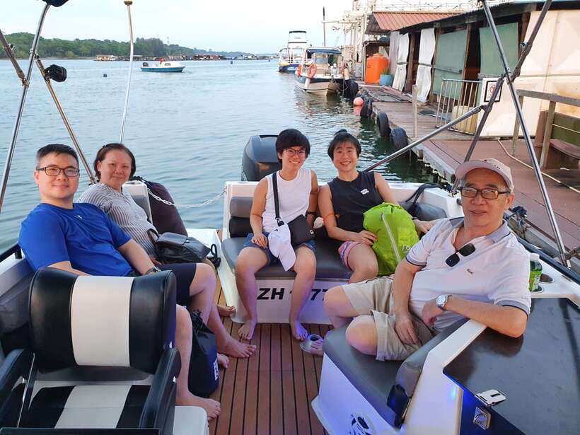 Singapore: Guided Boat Tour and Kelong Fish Farm Visit - How this compares with standard Singapore sightseeing