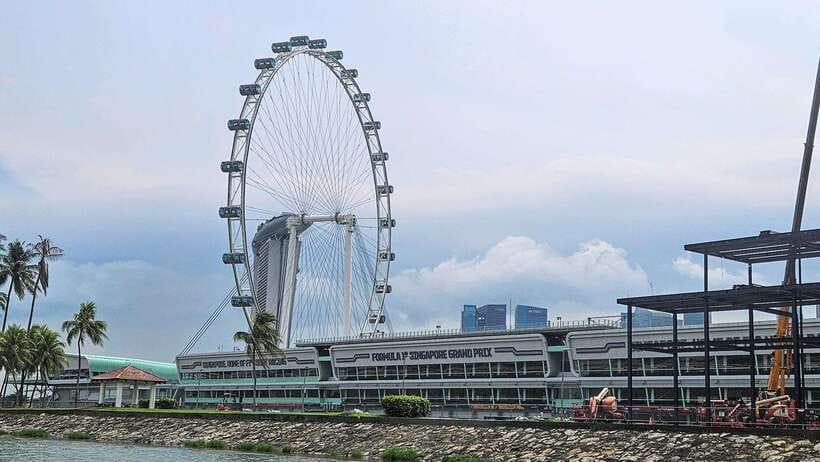 Singapore: Guided City Tour by Amphibious Duck Boat - Passing the Singapore Flyer and modern Marina Bay