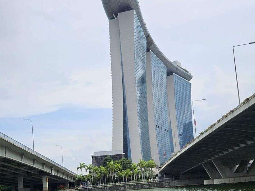 Singapore: Guided City Tour by Amphibious Duck Boat - The moment the vehicle enters Marina Bay