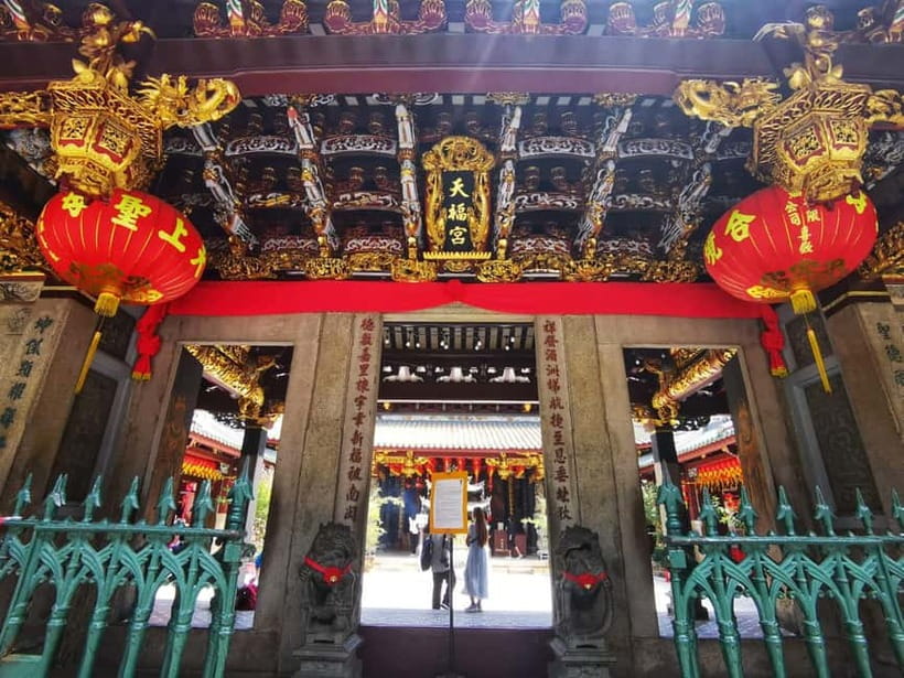 Singapore: Guided Walking Tour of Chinatown & Botanic Garden - Starting at Nan Yang Old Coffee in Chinatown