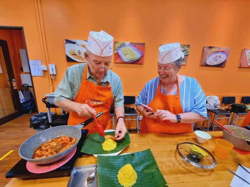 Singapore: Hands-on Cooking Class with Cultural Immersion - Choosing the right day for the right menu