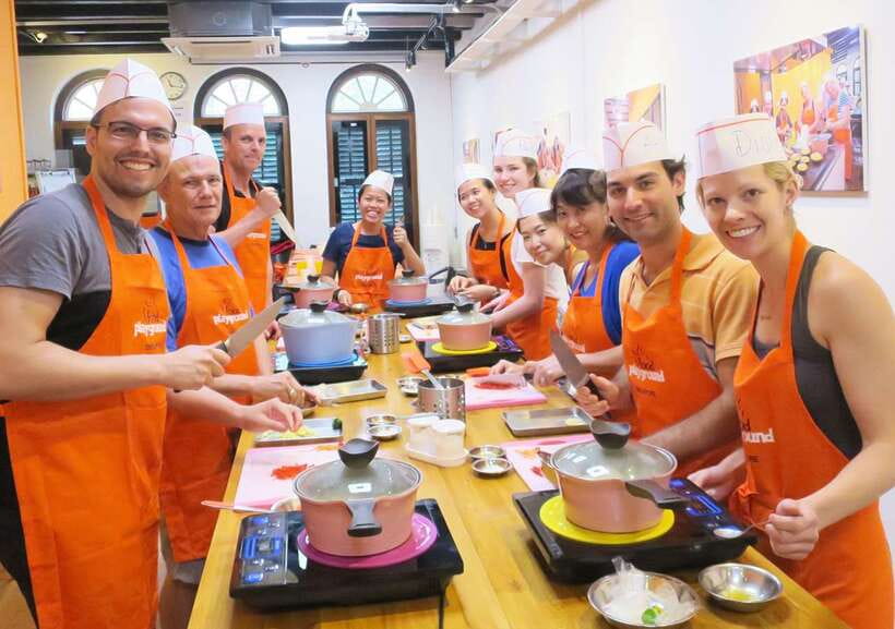 Singapore: Hands-on Cooking Class with Cultural Immersion - Coffee, nostalgic snacks, and a gentle start