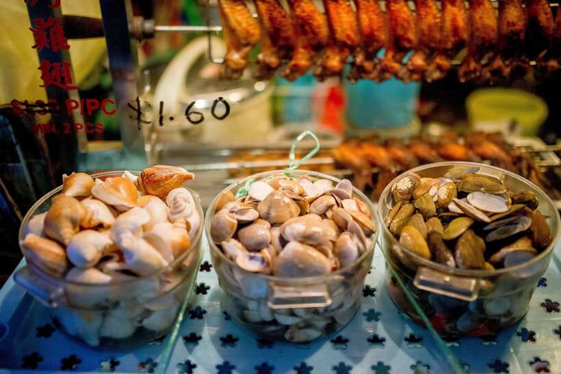 Singapore: Hawker Culture Food Tour and Sightseeing - Telok Ayer Green and the city’s first communities