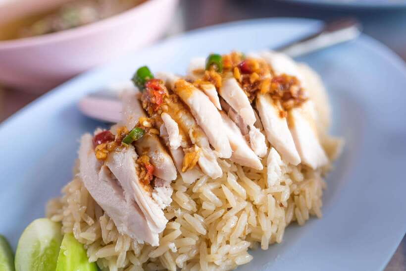 Singapore: Hawker Culture Food Tour and Sightseeing - Spectra at Marina Bay Sands