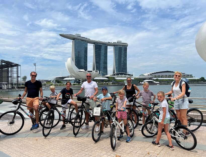 Singapore: Historical Half-Day Bike Tour - Public housing, markets, and the Singapore you live in