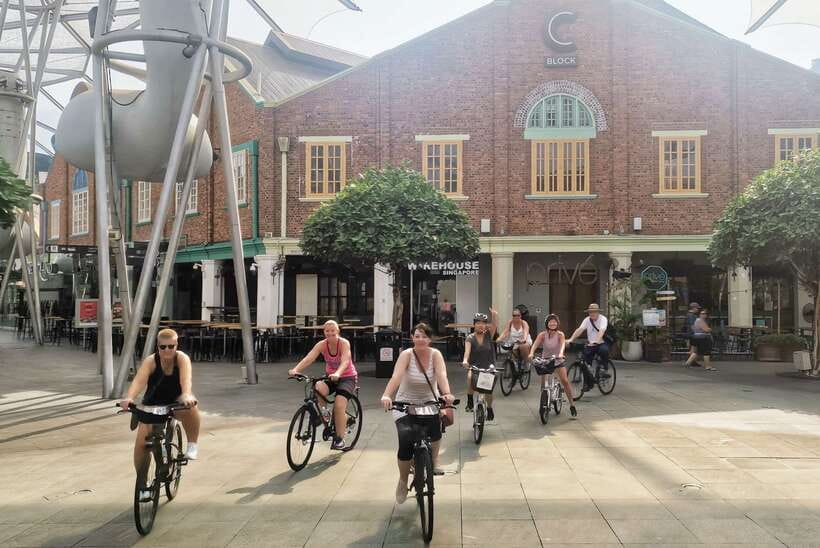 Singapore: Historical Half-Day Bike Tour - Downtown, Raffles, and the colonial chapter