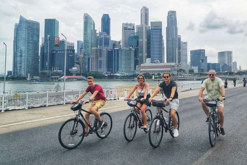 Singapore: Historical Half-Day Bike Tour - Starting at Crawford Lane and entering Kampong Glam