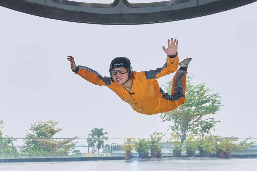 Singapore: I-Fly Indoor E-Ticket for 2 Skydives - Safety training before you enter the tunnel