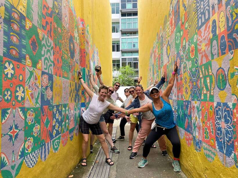 Singapore: Katong Local Food and City Highlights Tour - Key points at a glance