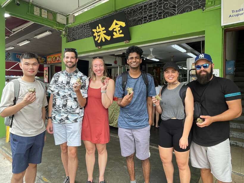 Singapore: Katong Local Food and City Highlights Tour - Meeting your guide at Marine Parade MRT