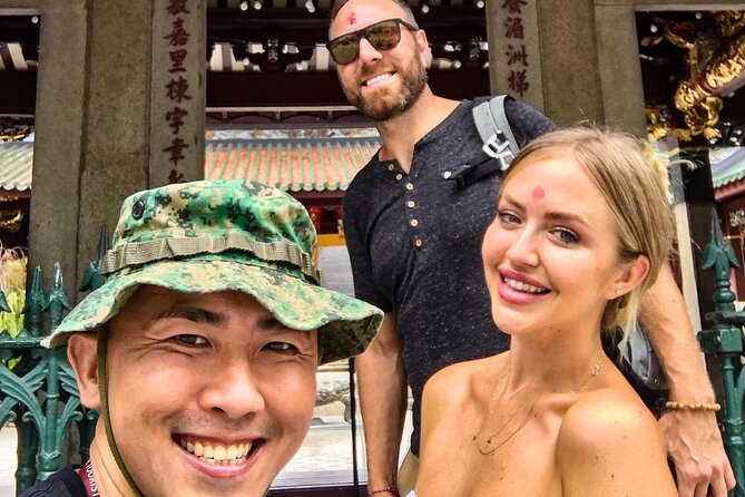 Singapore Layover Tour with a Local: 100% Personalized & Private - Chinatown, bargains, and hawker food