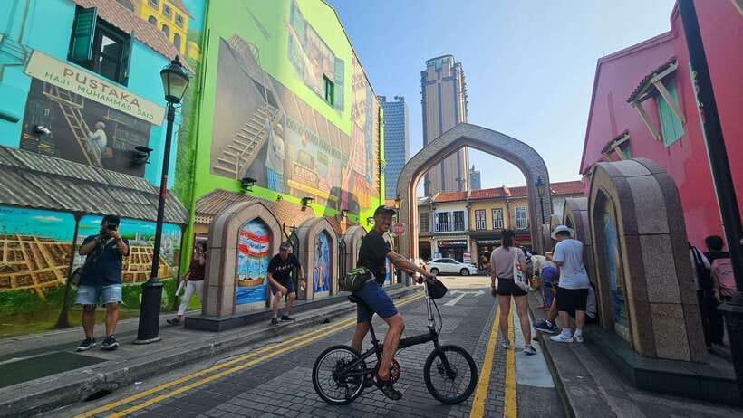Singapore: Light to Night Bike Tour - Chinatown: another layer of Singapore’s story