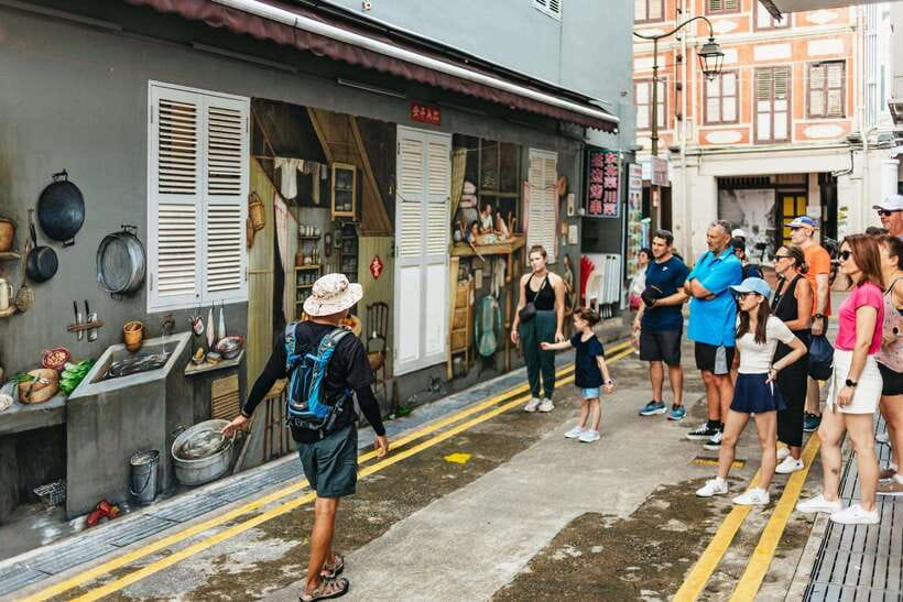 Singapore: Lion City Highlights Bike Tour - Bugis Village, Haji Lane, and Kampong Glam