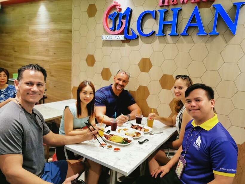 Singapore: Local Hawker Food Tour with Tastings - Maxwell Food Centre and the queue-saving advantage