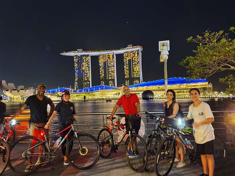 Singapore: Marina Bay Night Tour by Bicycle - The Singapore Flyer and Formula One Pit Building