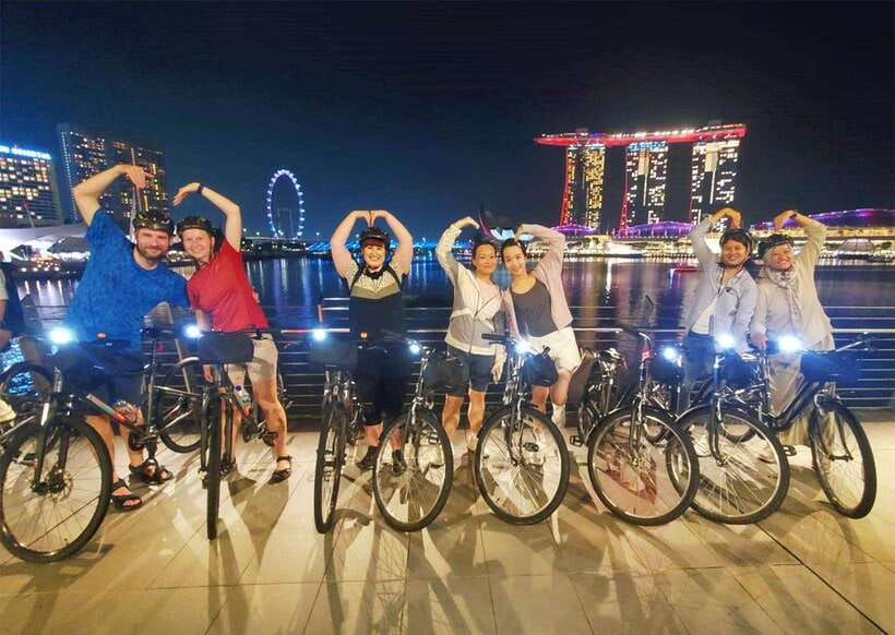 Singapore: Marina Bay Night Tour by Bicycle - Timing the Marina Bay Sands light and water show
