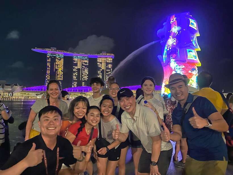 Singapore: Marina Bay Nighttime Walking Tour - Key points at a glance