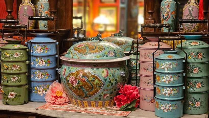 Singapore: Peranakan Culture, Cuisine & Hidden Treasures - Inside a former Peranakan home