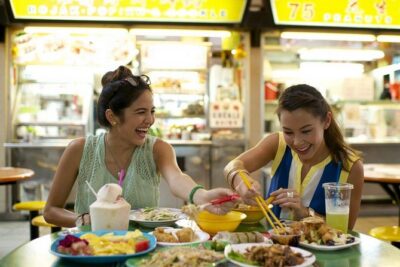 Singapore Private Food, Culture and Heritage Tour with 9 tastings