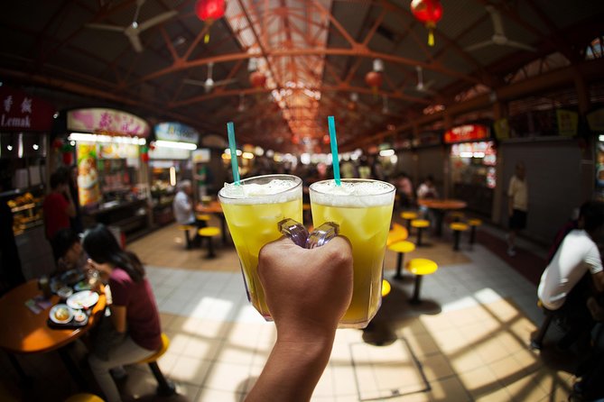 Singapore Private Food, Culture and Heritage Tour with 9 tastings - The private format and guide quality