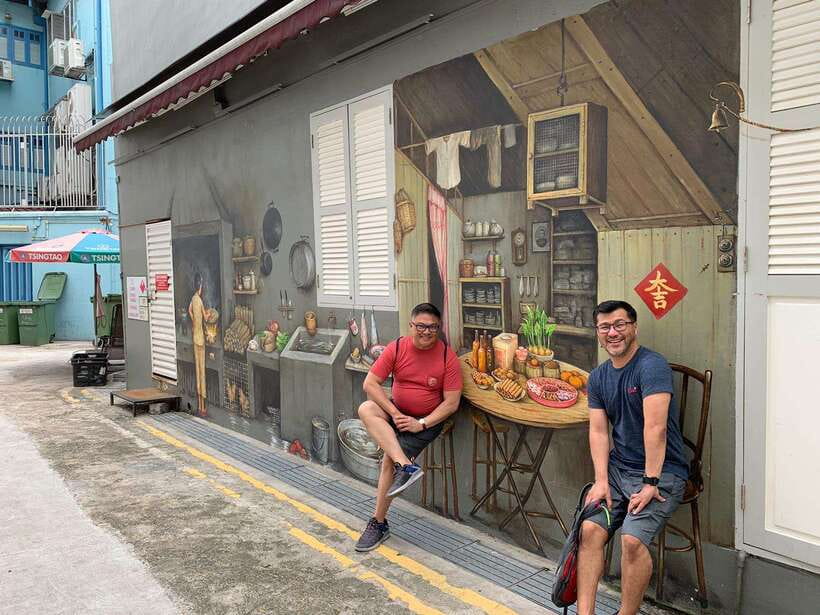Singapore: Private Food & Heritage Walking Tour - The river cruise adds a welcome change of pace