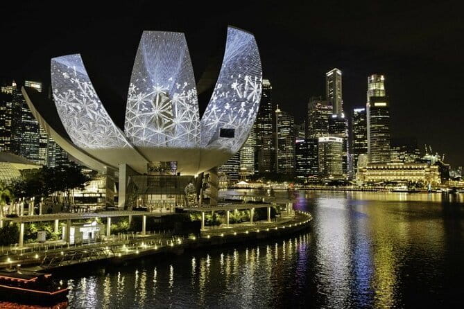 Singapore Private Night Cycling with Dinner - Crossing Marina Barrage by bicycle