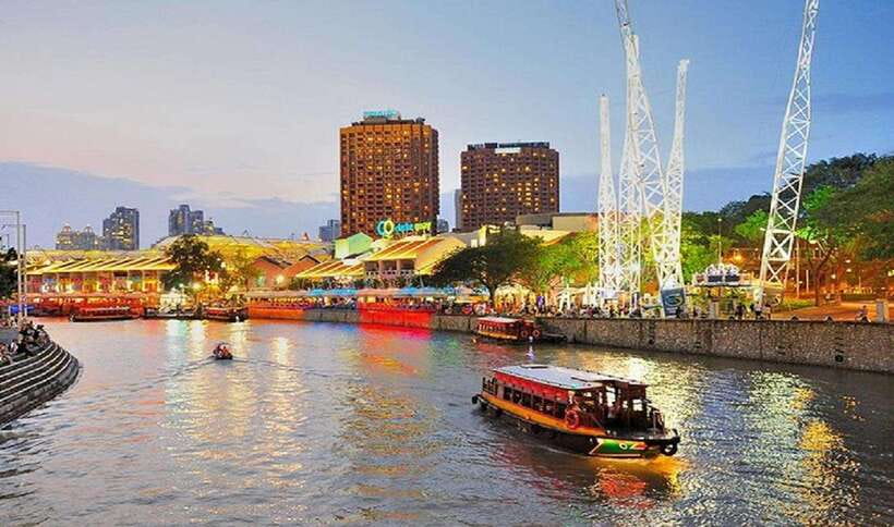 Singapore: Private Nighttime Sightseeing with River Cruise - The Singapore River cruise to Clarke Quay