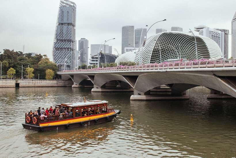 Singapore: Private Tour w/ Locals – Highlights & Hidden Gems - Is $168 per person good value?