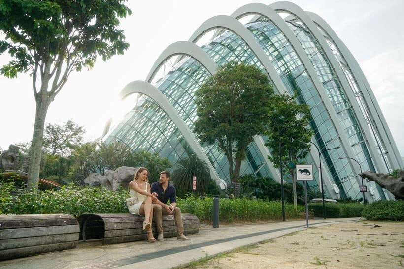 Singapore: Professional photoshoot at Gardens by the Bay - Receiving and choosing your photos