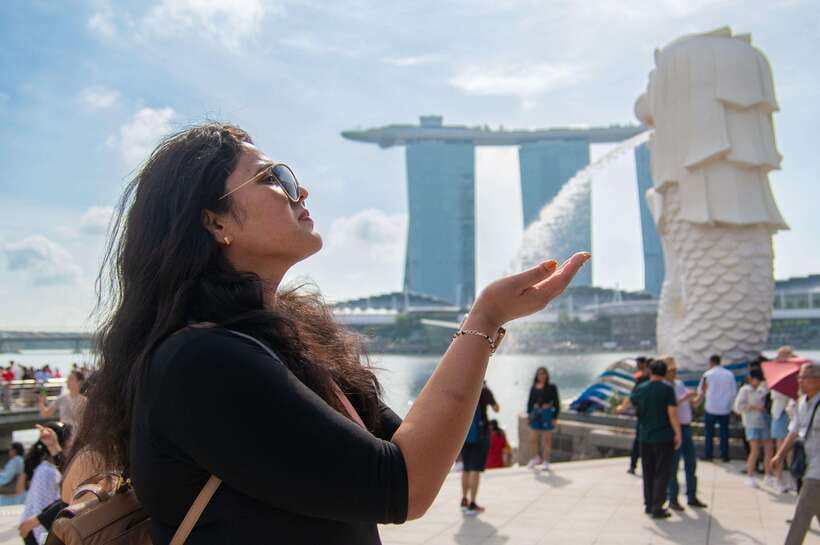 Singapore: Professional Photoshoot at Merlion Park - Photographing the Merlion and Marina Bay Sands