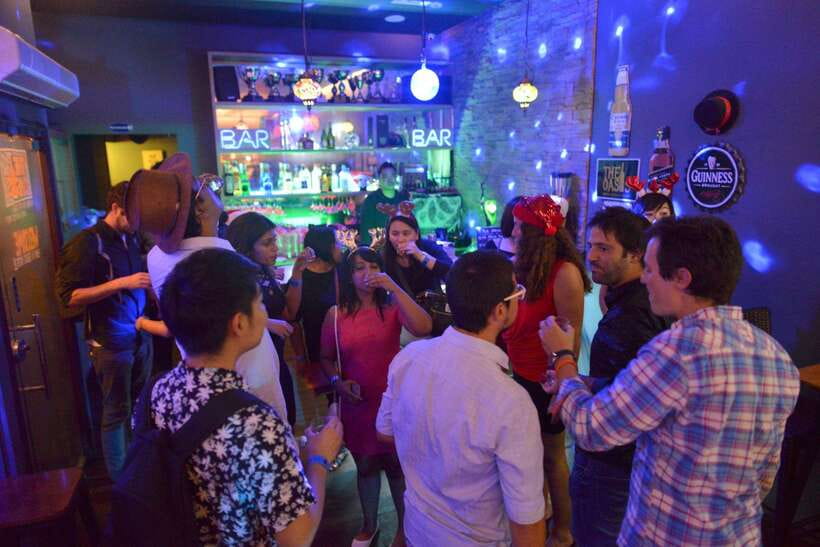 Singapore Pub Crawl - Party like a Local - Who will enjoy this pub crawl most?