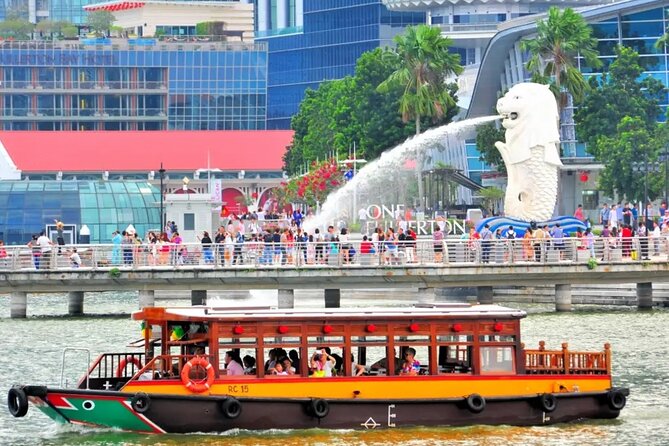 Singapore River Cruise E-Ticket - Commentary, comfort, and the small boat format