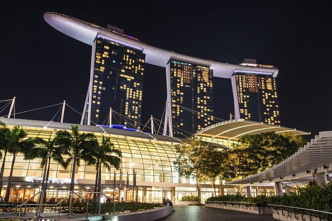 Singapore's Marina Bay Wonders and Heritage Tales, Chinatown - From Chinatown’s coffee shop to Singapore’s Chinese quarter