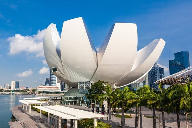 Singapore's Marina Bay Wonders and Heritage Tales, Chinatown - The Fullerton Hotel and a lesson in changing Singapore