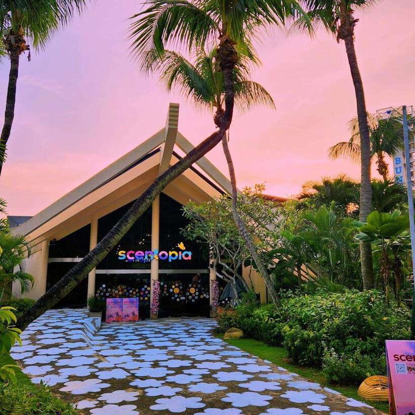 Singapore: Scent Crafting Workshop with Rainforest Orchids - Five rooms and 120 scents to compare