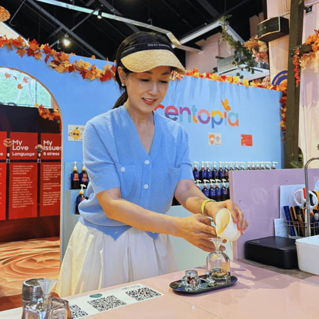 Singapore: Scent Crafting Workshop with Rainforest Orchids - AR walls fill the waiting time