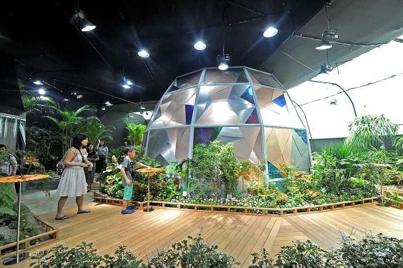 Singapore: Science Centre Bundled Admission Ticket - The Omni-Theatre adds a large-screen science experience