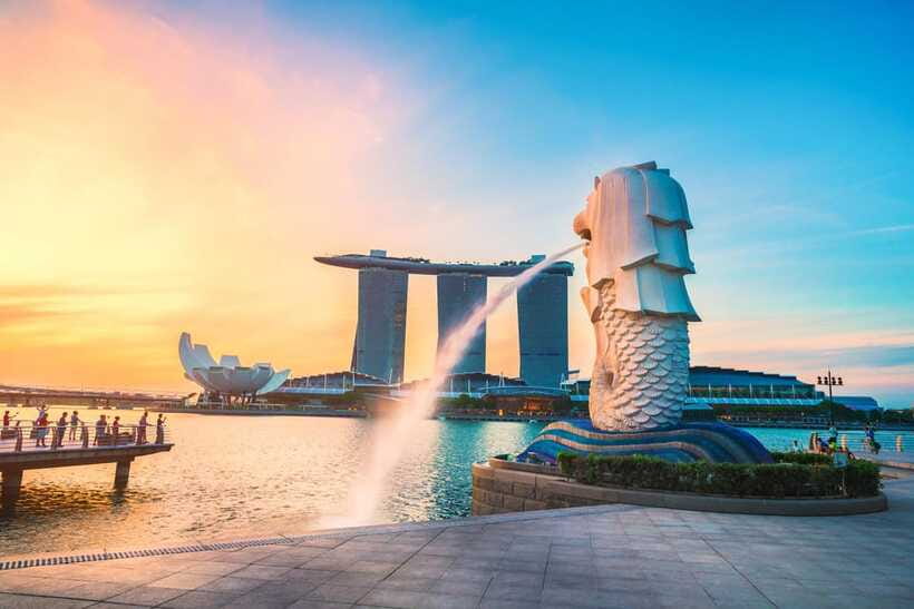 Singapore: Shared City Tour by Van/Bus - The Sovereign shopping stop