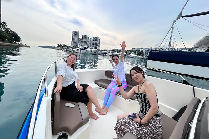Singapore Southern Islands Speedboat Guided Tour - Pulau Tekukor from the water