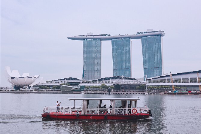 Singapore Starry Night Cruise, Garden Rhapsody & Spectra Show - Singapore Flyer and F1 Pit Building photo stop
