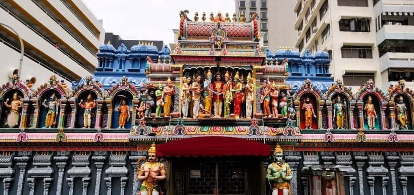 Singapore: Street Food & Ethnic Quarters Kick Scooter Tour - Churches, CHIJMES, and a pause at Raffles Hotel