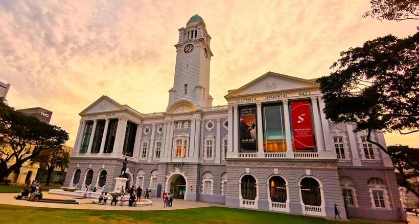 Singapore: Sunset City Tour by Kick Scooter - Singapore River landmarks and colonial-era views