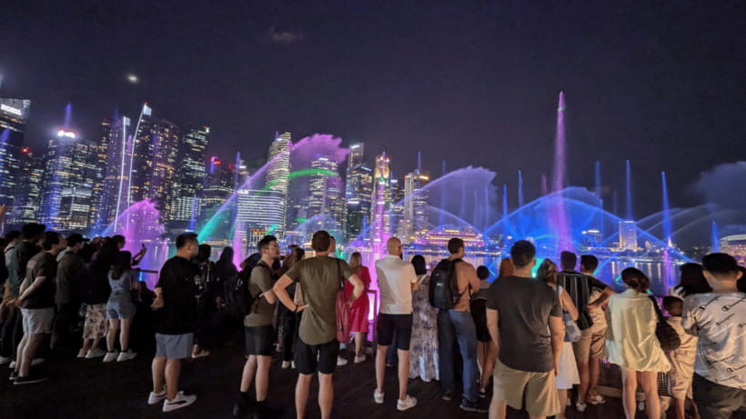 Singapore: Sunset River Cruise and Glittering Light Shows - Lau Pa Sat turns the tour into a food night