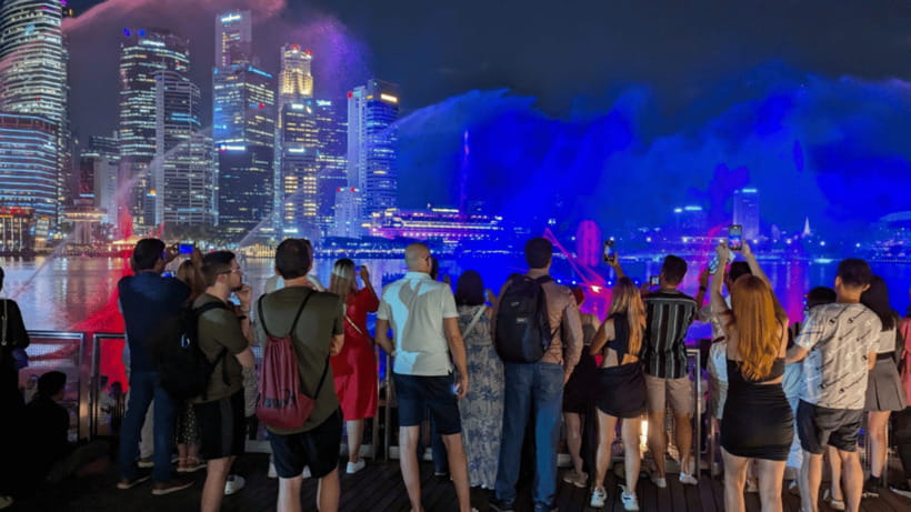 Singapore: Sunset River Cruise and Glittering Light Shows - Hotel pickup and the early-evening start